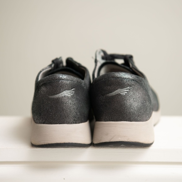 DANSKO Christina Gray Metallic Leather Lace Up Comfort Sneakers Wm's 40 (US 9.5) - Picture 4 of 9